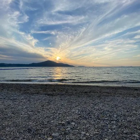 Sea & Mountain View *